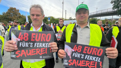 2026-09-24_Demo AMK Würzburg Forderungen Schwein