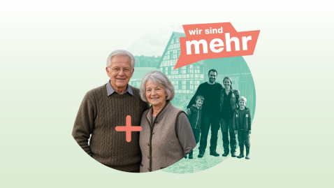 Bild von einen zwei Altenteilern und der Familie im Hintergrund mit dem Schriftzug wir sind mehr