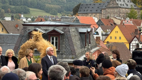Erntekroneübergabe an Bundespäsident
