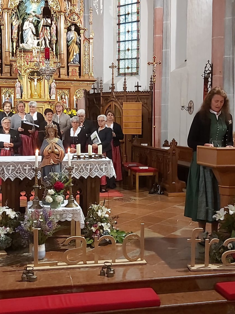 Feierliche Maiandacht des Kreisverbands Altötting in Tyrlaching