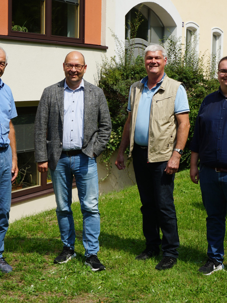 (v.l.) Direktor Dr. Wilhelm Böhmer (BBV), Chefredakteur Thomas Zeller (MGO), Bezirkspräsident Hermann Greif (BBV) und Joachim Benda (BBV)