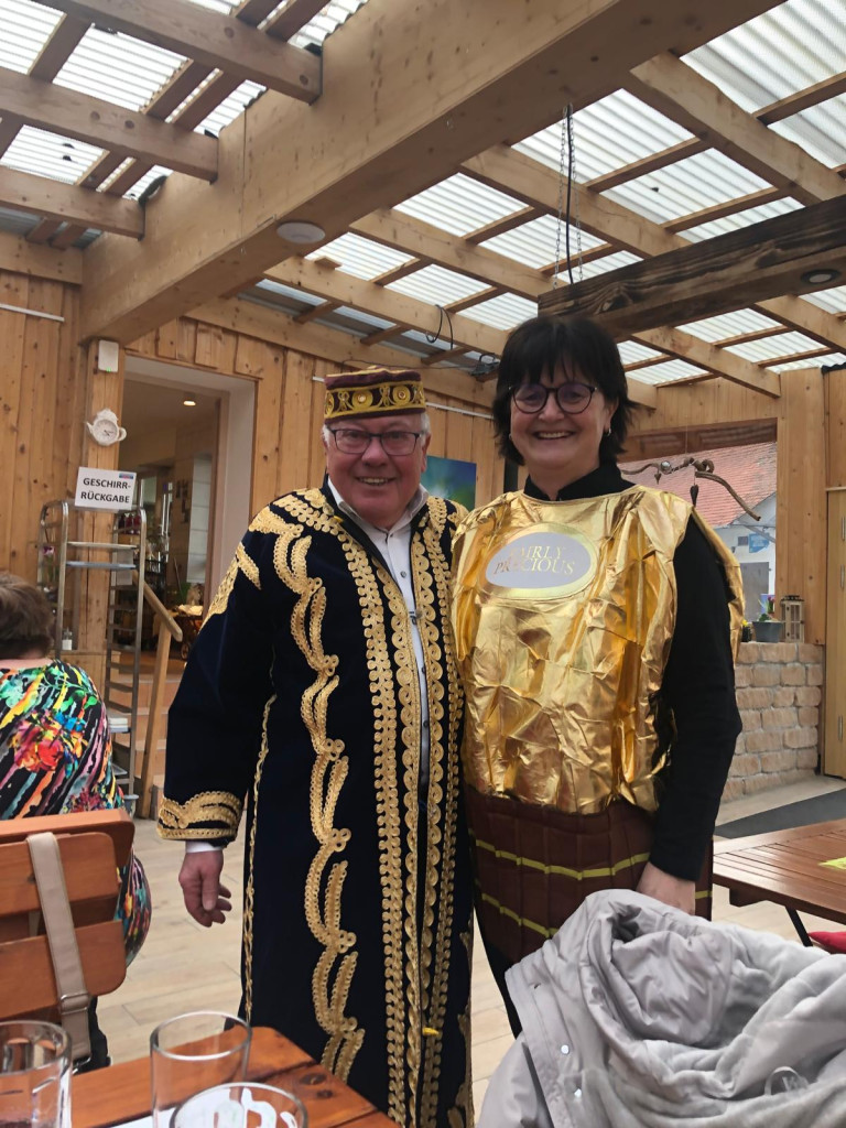 Rosenmontag mit den ausgeschiedenen Ortsbäuerinnen - Kreisbäuerin Sabine Asum und der ehemalige BBV Geschäftsführer Wolfgang Gutmann 
