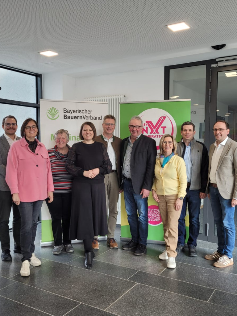 Mitglieder der Kreisvorstandschaft mit Frau Dr. Carolin Wagner MdB