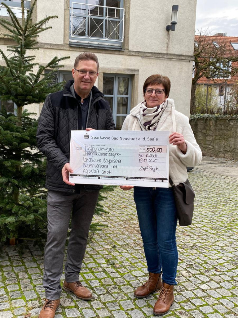 Spendenübergabe BBV Rhön-Grabeld Nähmaschinenprojekt