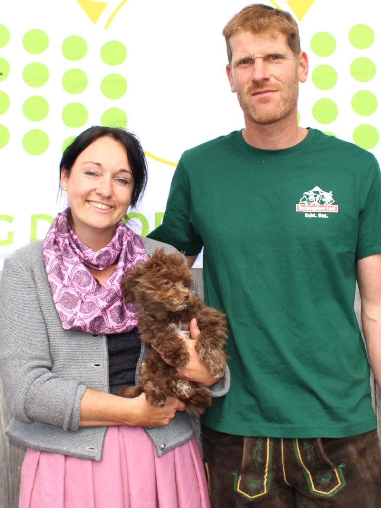 Carina und Hannes Hoiß am Tag des offenen Hofes 14.06.2026
