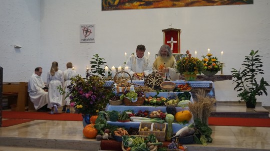 Festgottesdienst beim Pressiger Kreiserntedankfest Festgottesdienst in der Herz-Jesu-Kirche