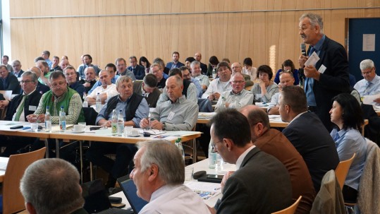 Stadler Diskussion KO-Tagung Präsident Gerhard Stadler meldet sich bei der KO-Tagung zu Wort