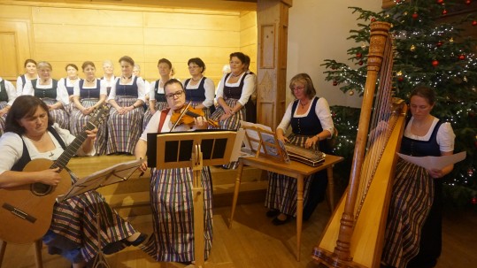 Musikantinnen des Landfrauenchores Rosenheim Musikantinnen Rosenheim