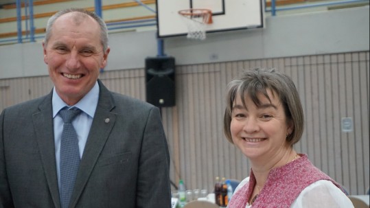 stellv. Präsident und stellv. Bezirksbäuerin beim Landfrauentag stellv. Präsident und stellv. Bezirksbäuerin beim Landfrauentag