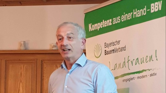 Direktor Dr. Böhmer bei Ortsbäuerinnen-Arbeitstagung NEA-BW