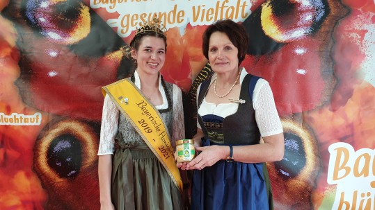 Bayerische Honigkönigin Bayerische Honigkönigin