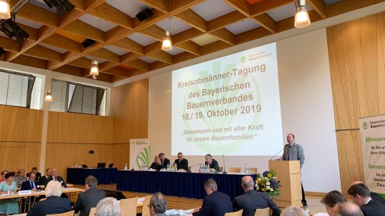 Aiwanger im Großen Saal in Herrsching