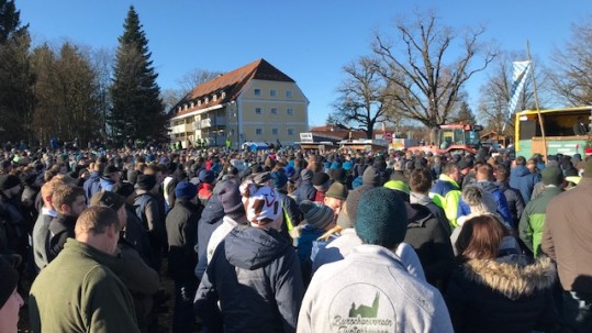 CSU-Klausurtagung begleitet von Bauern-Protesten