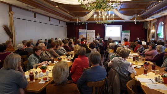 Großes Interesse am Thema Sonnenschutz Der Saal war voll besetzt