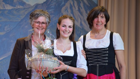 Gratulation Hauswirtschaftstechnikerin Lechleiter Marina am 03.03.2020 Gratulation Hauswirtschaftstechnikerin Lechleiter Marina auf Landfrauentag am 03.03.2020