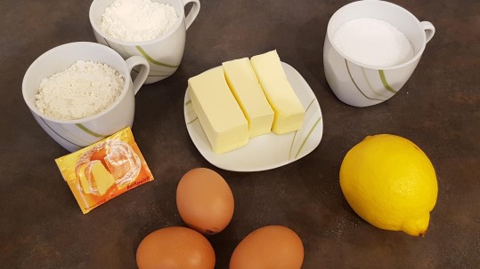Alle Zutaten für einen Zitronenkuchen