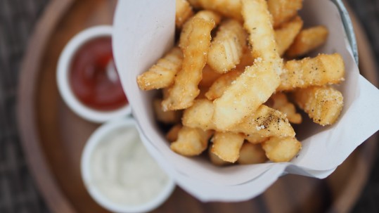 Pommes mit Dips Pommes mit Dip