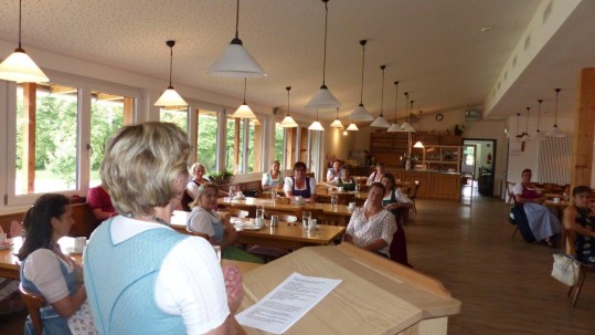 Ortsbäuerinnentagung in der Kantine der Oberlandhalle Miesbach Ortsbäuerinnentagung in der Kantine der Oberlandhalle Miesbach