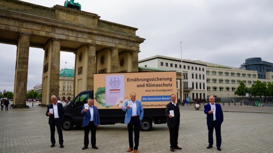 Deutscher Bauerntag 2021 - Aktion Grundgesetz Deutscher Bauerntag 2021 - Aktion Grundgesetz