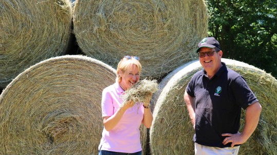 Stefan Köhler und Martina Fehlner_ Heu