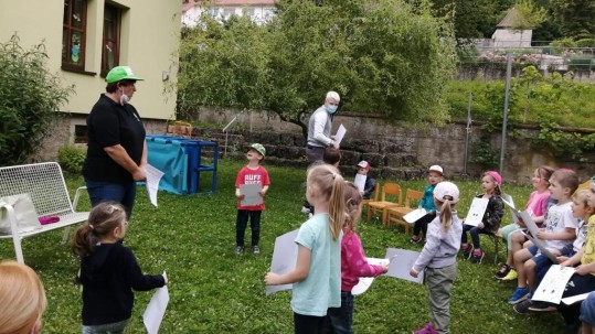2021-08-03-Kindertag-Bäuerinnen-zu-Besuch-in-Kindergärten