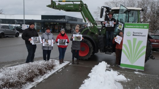 Protestaktion Demo auf dem ALDI-Parkplatz in Weilheim