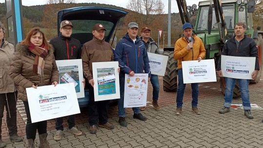 Landwirte mit Kreisbäuerin und Kreiobmann bei ALDI #Haltungswechsel_3