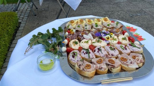 Buffet auf der Fraueninsel