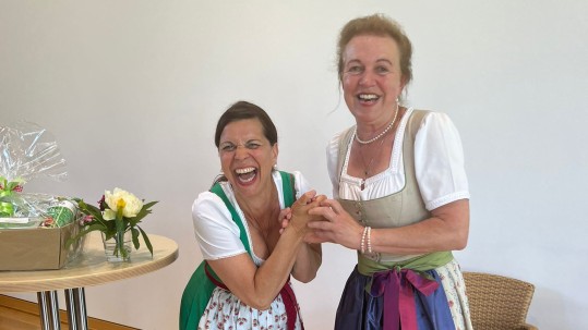 Maifeier der Landfrauen Traudi Siferlinger und Anita Painhofer