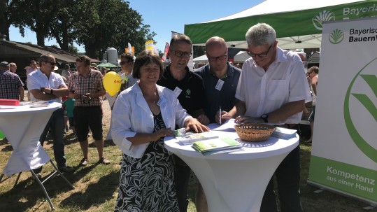 Haupt- und Ehrenamt im Gespräch mit MdL Konrad Auernhammer Haupt- und Ehrenamt im Gespräch mit MdL Konrad Auernhammer