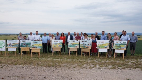 Eröffnung Landwirtschaftsweg Schilder Landwirtschaftsweg