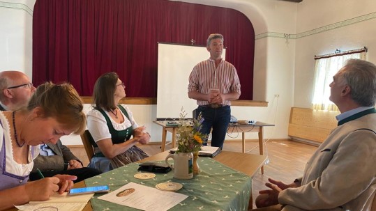 Ilse Aigner hat zum Gespräch eingeladen Ilse Aigner