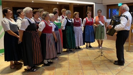 Der Landauer Chor bei seinem Liedvortrag Der Landauer Chor
