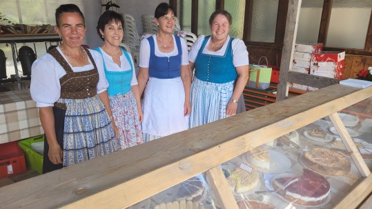 Kuchentheke bei Frauen im Park