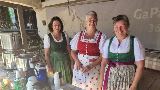 Kaffetheke bei Frauen im Park