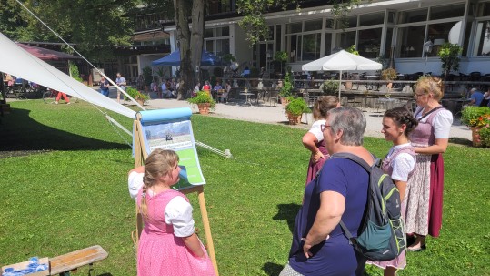 Ratestand bei Frauen im Park