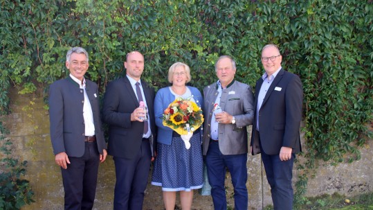 Direktor Martin Wunderlich (links) und Bezirksgeschäftsführer Matthias Letzing (rechts) dankten Alfred Enderle, Marianne Stelzle und Reinhard Herb (von links) für die gute Zusammenarbeit und das Engagement in den vergangenen Jahren.