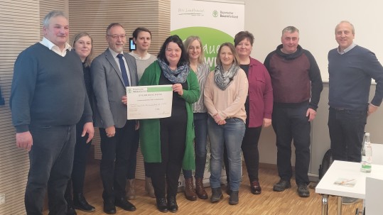 Scheckübergabe Obleuteschulung KV Hof 2022 Scheckübergabe Obleuteschulung KV Hof 2022