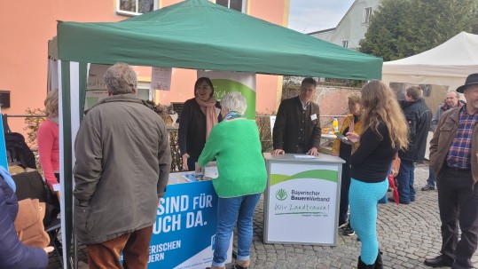 Stand der Landfrauen am Josefimarkt Josefimarkt Wiesent
