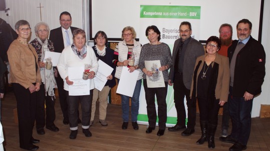 Gruppe der wiedergewählten Ortsbäuerinnen