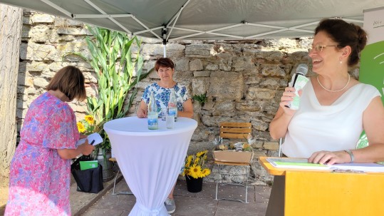 Die Landesbäuerin bei ihrer Ansprache 75 Jahre Landfrauen-Jubiläum auf der Trimburg
