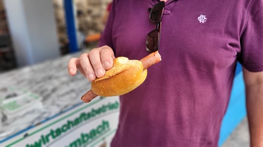 Bratwurstweck: Lecker! 75 Jahre Landfrauen-Jubiläum auf der Trimburg