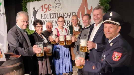 Nach dem gelungenen Bieranstich