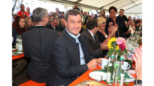 Ministerpräsident Söder im Festzelt Ministerpräsident Söder im Festzelt