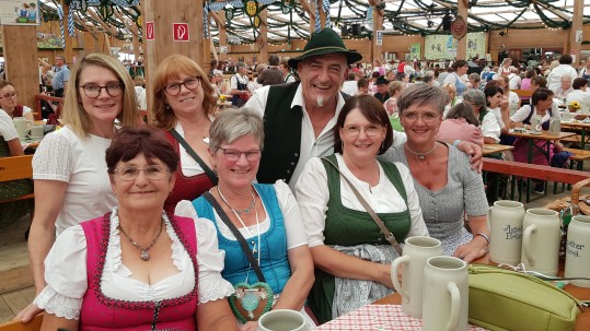 Ortsbäuerinnen auf der Oidn Wiesn