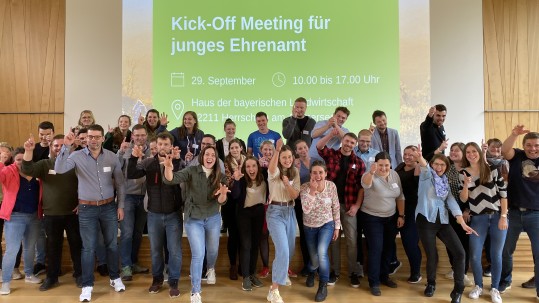 Gruppen von Leuten in einem Seminarraum