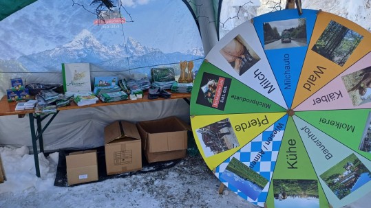 Landfrauen Bad Tölz-Wolfratshausen am Christkindlmarkt Glentleiten