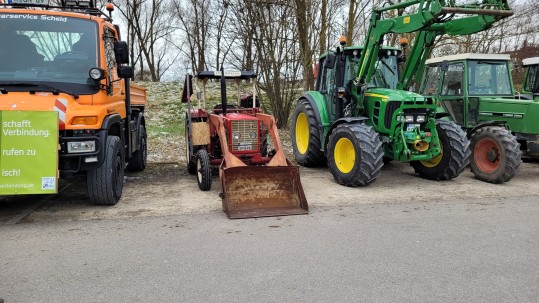 Kleiner Traktor bei Demo