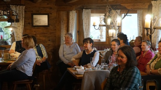 Rückenfit auf Schritt und Tritt Landfrauenfrühstück mit Vortrag