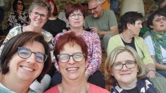 Frauen beim Ausflug